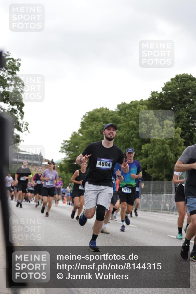 29.06.2025 - hella hamburg halbmarathon Jannik Wohlers http://msf.ph/oto/8144315 29.06.2025 10:46:22 Lombardsbrücke 1363, 1371, 1375, 1720, 1999, 2162, 2211, 2320, 2981, 3277, 3406, 3407, 3734, 3823, 4202, 4296, 4342, 4355, 4604, 5700, 6740, 7412, 7827, 8477, 8486, 8553, 9050, 9092, 9139, 9243, 9691, 9743, 10230, 10514, 10515, 10591, 12140, 13195, 13756, 13757, 13885, 13969, 14011, 14181, 14261, 14891, 15852, 16882, 16987, 17419, 17459, 18315, 18881, 18924, 18950 meine-sportfotos.de
