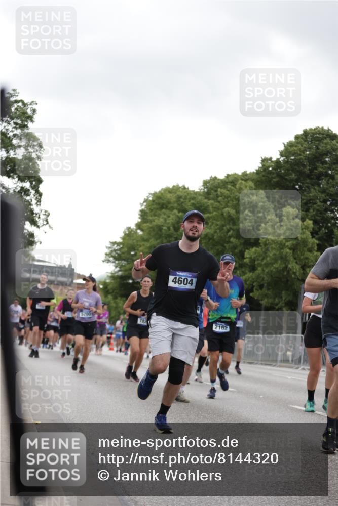 29.06.2025 - hella hamburg halbmarathon Jannik Wohlers http://msf.ph/oto/8144320 29.06.2025 10:46:22 Lombardsbrücke 1363, 1371, 1375, 1720, 1999, 2162, 2211, 2320, 2981, 3277, 3406, 3407, 3734, 3823, 4202, 4296, 4342, 4355, 4604, 5700, 6740, 7412, 7827, 8477, 8486, 8553, 9050, 9092, 9139, 9243, 9691, 9743, 10230, 10514, 10515, 10591, 12140, 13195, 13756, 13757, 13885, 13969, 14011, 14181, 14261, 14891, 15852, 16882, 16987, 17419, 17459, 18315, 18881, 18924, 18950 meine-sportfotos.de