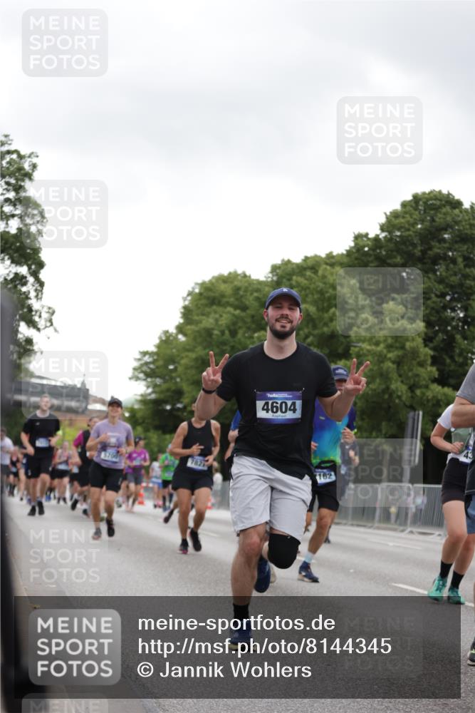 29.06.2025 - hella hamburg halbmarathon Jannik Wohlers http://msf.ph/oto/8144345 29.06.2025 10:46:22 Lombardsbrücke 1363, 1371, 1375, 1720, 1999, 2162, 2211, 2320, 2981, 3277, 3406, 3407, 3734, 3823, 4202, 4296, 4342, 4355, 4604, 5700, 6740, 7412, 7827, 8477, 8486, 8553, 9050, 9092, 9139, 9243, 9691, 9743, 10230, 10514, 10515, 10591, 12140, 13195, 13756, 13757, 13885, 13969, 14011, 14181, 14261, 14891, 15852, 16882, 16987, 17419, 17459, 18315, 18881, 18924, 18950 meine-sportfotos.de