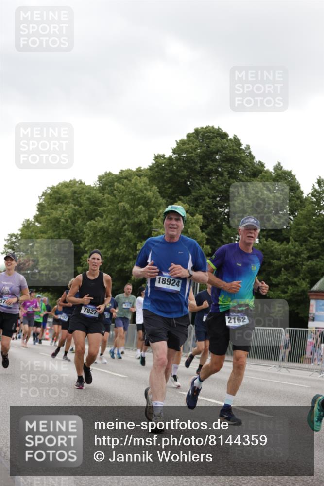 29.06.2025 - hella hamburg halbmarathon Jannik Wohlers http://msf.ph/oto/8144359 29.06.2025 10:46:23 Lombardsbrücke 1073, 1363, 1371, 1375, 1720, 1999, 2162, 2211, 2320, 2981, 3277, 3406, 3407, 3734, 3823, 4202, 4296, 4342, 4604, 5700, 5953, 6740, 7412, 7827, 8477, 8486, 8553, 9050, 9092, 9139, 9243, 9691, 9743, 10514, 10515, 10591, 12140, 13195, 13756, 13757, 13885, 14011, 14181, 14261, 14680, 14891, 16882, 16987, 17419, 17459, 18315, 18881, 18924, 18950 meine-sportfotos.de