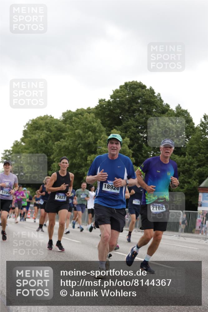 29.06.2025 - hella hamburg halbmarathon Jannik Wohlers http://msf.ph/oto/8144367 29.06.2025 10:46:24 Lombardsbrücke 1073, 1286, 1363, 1371, 1375, 1720, 1999, 2162, 2211, 2320, 2981, 3277, 3406, 3407, 3734, 3823, 4202, 4296, 4342, 4604, 5700, 5953, 6740, 7412, 7827, 8477, 8486, 8553, 9050, 9092, 9139, 9243, 9691, 9743, 10514, 10515, 10591, 12140, 13195, 13756, 13757, 13885, 14011, 14181, 14680, 14891, 16882, 16987, 17419, 17459, 18315, 18881, 18924, 18950 meine-sportfotos.de