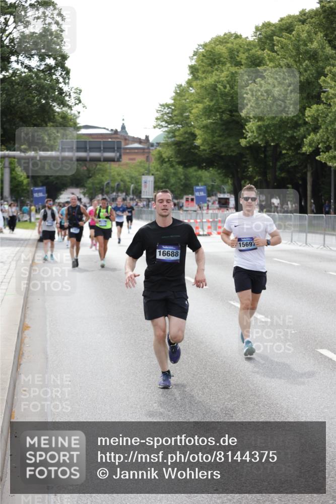 29.06.2025 - hella hamburg halbmarathon Jannik Wohlers http://msf.ph/oto/8144375 29.06.2025 10:09:02 Lombardsbrücke 1483, 1513, 2978, 4859, 5806, 5885, 6674, 7187, 9988, 10194, 12156, 12862, 13210, 13660, 15697, 16688, 18726, 18727, 19166 meine-sportfotos.de