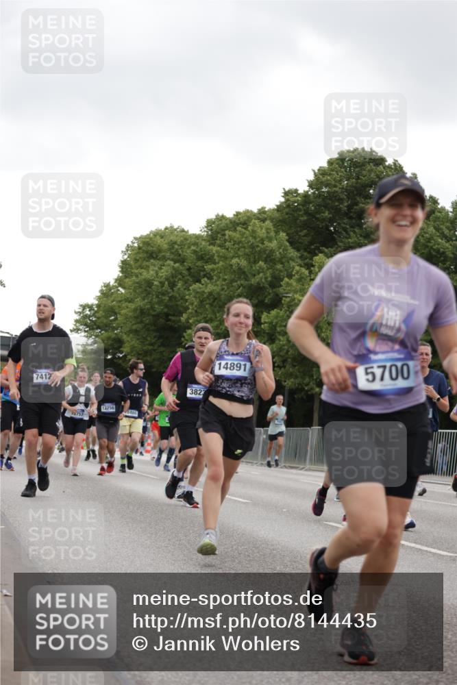 29.06.2025 - hella hamburg halbmarathon Jannik Wohlers http://msf.ph/oto/8144435 29.06.2025 10:46:27 Lombardsbrücke 1073, 1286, 1363, 1371, 1375, 1720, 1999, 2162, 2211, 2320, 2556, 2665, 2981, 3277, 3406, 3407, 3734, 3823, 4202, 4296, 4342, 5111, 5114, 5700, 5796, 5953, 6740, 7412, 7827, 8486, 8553, 8684, 9050, 9092, 9139, 9243, 9743, 9758, 10514, 10515, 10591, 11618, 12140, 12258, 13195, 13756, 13757, 13885, 14011, 14181, 14680, 14891, 16987, 17288, 17459, 18315, 18403, 18881, 18924, 18950 meine-sportfotos.de