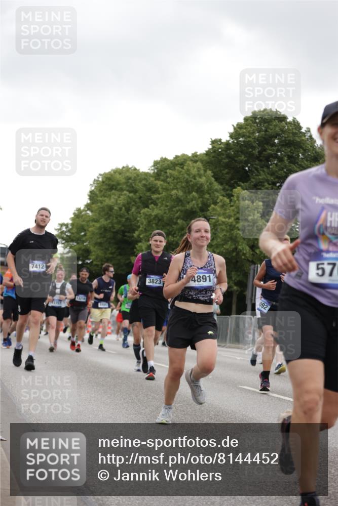 29.06.2025 - hella hamburg halbmarathon Jannik Wohlers http://msf.ph/oto/8144452 29.06.2025 10:46:27 Lombardsbrücke 1073, 1286, 1363, 1371, 1375, 1720, 1999, 2162, 2211, 2320, 2556, 2665, 2981, 3277, 3406, 3407, 3734, 3823, 4202, 4296, 4342, 5111, 5114, 5700, 5796, 5953, 6740, 7412, 7827, 8486, 8553, 8684, 9050, 9092, 9139, 9243, 9743, 9758, 10514, 10515, 10591, 11618, 12140, 12258, 13195, 13756, 13757, 13885, 14011, 14181, 14680, 14891, 16987, 17288, 17459, 18315, 18403, 18881, 18924, 18950 meine-sportfotos.de