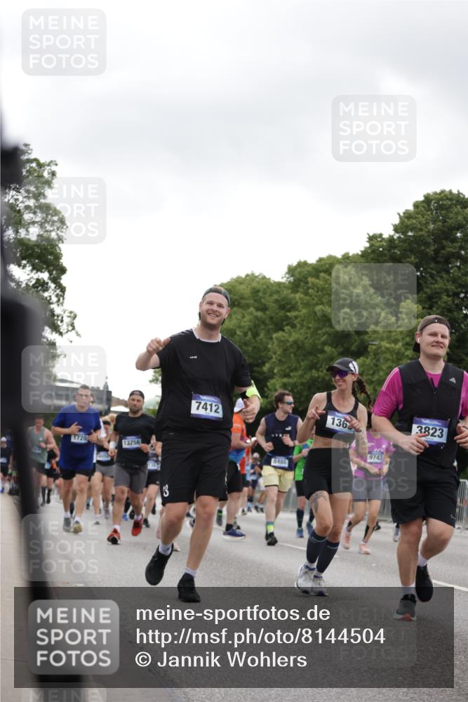 29.06.2025 - hella hamburg halbmarathon Jannik Wohlers http://msf.ph/oto/8144504 29.06.2025 10:46:29 Lombardsbrücke 1073, 1286, 1363, 1720, 1999, 2162, 2211, 2320, 2327, 2556, 2665, 2981, 3277, 3406, 3407, 3823, 4202, 4296, 4342, 5111, 5114, 5700, 5796, 5953, 6485, 6496, 6740, 7412, 7827, 8486, 8553, 8684, 9050, 9092, 9139, 9243, 9743, 9758, 9949, 10514, 10515, 10591, 11618, 12140, 12258, 12630, 13195, 13756, 13757, 13885, 14011, 14181, 14680, 14891, 15806, 17288, 17356, 18315, 18403, 18881, 18924, 18950 meine-sportfotos.de