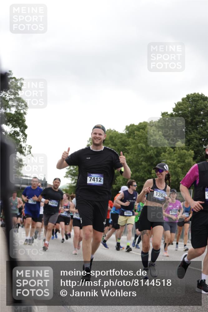 29.06.2025 - hella hamburg halbmarathon Jannik Wohlers http://msf.ph/oto/8144518 29.06.2025 10:46:29 Lombardsbrücke 1073, 1286, 1363, 1720, 1999, 2162, 2211, 2320, 2327, 2556, 2665, 2981, 3277, 3406, 3407, 3823, 4202, 4296, 4342, 5111, 5114, 5700, 5796, 5953, 6485, 6496, 6740, 7412, 7827, 8486, 8553, 8684, 9050, 9092, 9139, 9243, 9743, 9758, 9949, 10514, 10515, 10591, 11618, 12140, 12258, 12630, 13195, 13756, 13757, 13885, 14011, 14181, 14680, 14891, 15806, 17288, 17356, 18315, 18403, 18881, 18924, 18950 meine-sportfotos.de