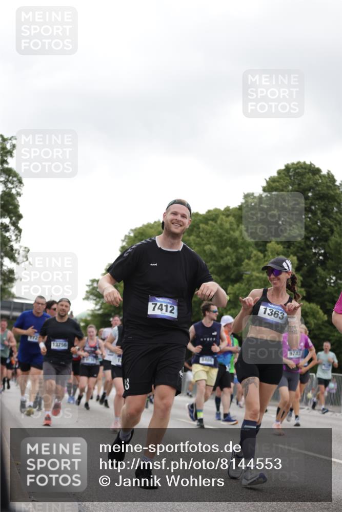 29.06.2025 - hella hamburg halbmarathon Jannik Wohlers http://msf.ph/oto/8144553 29.06.2025 10:46:29 Lombardsbrücke 1073, 1286, 1363, 1720, 1999, 2162, 2211, 2320, 2327, 2556, 2665, 2981, 3277, 3406, 3407, 3823, 4202, 4296, 4342, 5111, 5114, 5700, 5796, 5953, 6485, 6496, 6740, 7412, 7827, 8486, 8553, 8684, 9050, 9092, 9139, 9243, 9743, 9758, 9949, 10514, 10515, 10591, 11618, 12140, 12258, 12630, 13195, 13756, 13757, 13885, 14011, 14181, 14680, 14891, 15806, 17288, 17356, 18315, 18403, 18881, 18924, 18950 meine-sportfotos.de