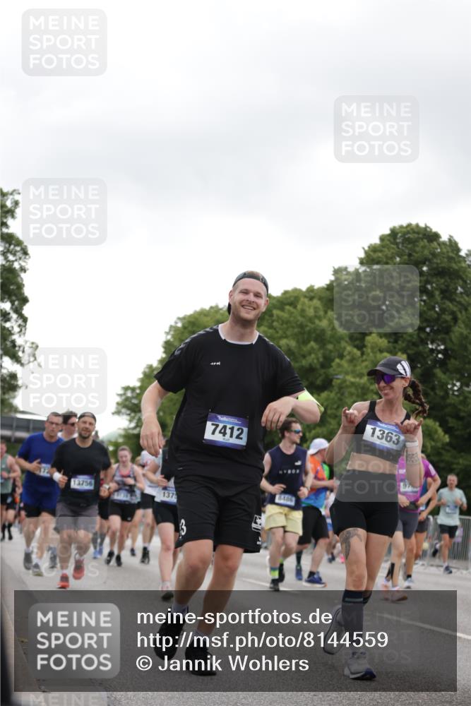 29.06.2025 - hella hamburg halbmarathon Jannik Wohlers http://msf.ph/oto/8144559 29.06.2025 10:46:30 Lombardsbrücke 1073, 1286, 1363, 1593, 1720, 1961, 1999, 2162, 2211, 2320, 2327, 2556, 2665, 2981, 3277, 3406, 3407, 3823, 4202, 4296, 4342, 5111, 5114, 5700, 5796, 5953, 6485, 6496, 6740, 7412, 7827, 8486, 8553, 8684, 8967, 9050, 9092, 9139, 9243, 9743, 9758, 9949, 10514, 10515, 10591, 11618, 12140, 12258, 12630, 13195, 13756, 13757, 13885, 14011, 14181, 14680, 14891, 15806, 17288, 17356, 18315, 18403, 18654, 18881, 18924, 18950 meine-sportfotos.de