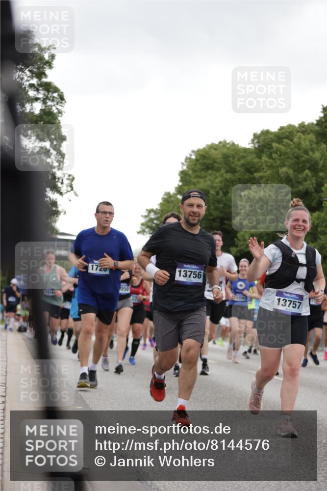 29.06.2025 - hella hamburg halbmarathon Jannik Wohlers http://msf.ph/oto/8144576 29.06.2025 10:46:31 Lombardsbrücke 1073, 1286, 1363, 1593, 1720, 1961, 1999, 2162, 2211, 2320, 2327, 2556, 2665, 2981, 3277, 3406, 3407, 3823, 4239, 4342, 5111, 5114, 5700, 5796, 5953, 6485, 6496, 6740, 7073, 7412, 7827, 8486, 8553, 8684, 8967, 9050, 9092, 9139, 9243, 9743, 9758, 9949, 10514, 10515, 10591, 11618, 12140, 12258, 12630, 13195, 13756, 13757, 13885, 14011, 14181, 14680, 14891, 15806, 17288, 17356, 18315, 18403, 18654, 18881, 18924, 18950 meine-sportfotos.de