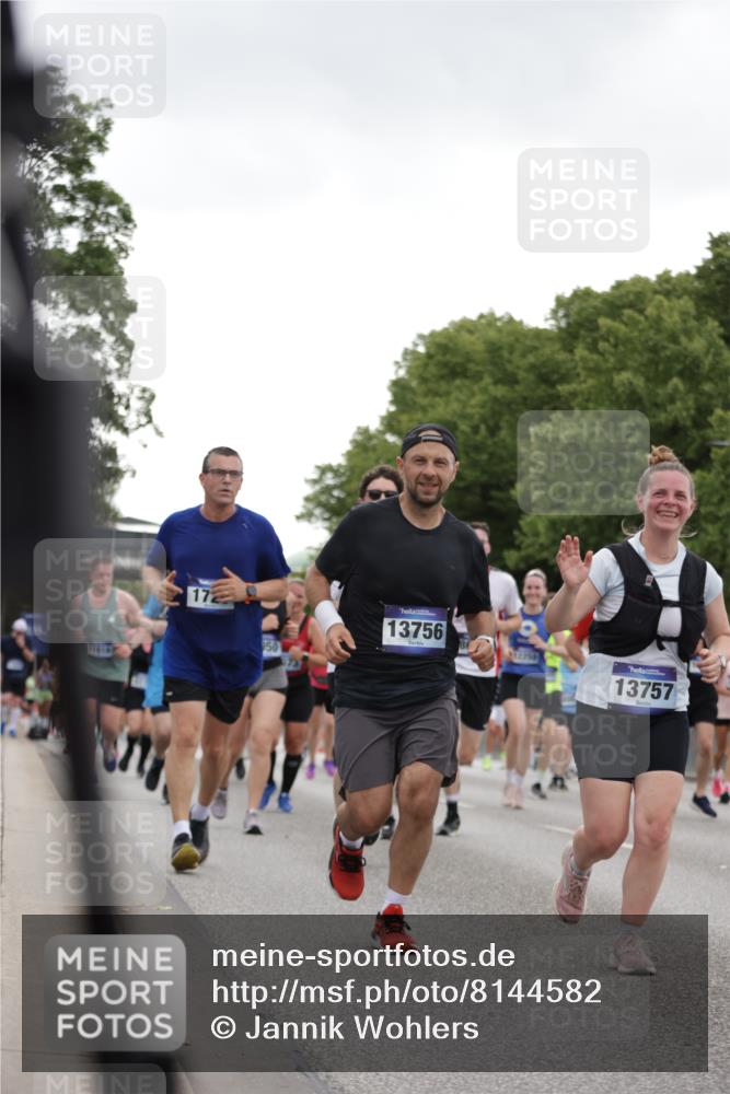 29.06.2025 - hella hamburg halbmarathon Jannik Wohlers http://msf.ph/oto/8144582 29.06.2025 10:46:31 Lombardsbrücke 1073, 1286, 1363, 1593, 1720, 1961, 1999, 2162, 2211, 2320, 2327, 2556, 2665, 2981, 3277, 3406, 3407, 3823, 4239, 4342, 5111, 5114, 5700, 5796, 5953, 6485, 6496, 6740, 7073, 7412, 7827, 8486, 8553, 8684, 8967, 9050, 9092, 9139, 9243, 9743, 9758, 9949, 10514, 10515, 10591, 11618, 12140, 12258, 12630, 13195, 13756, 13757, 13885, 14011, 14181, 14680, 14891, 15806, 17288, 17356, 18315, 18403, 18654, 18881, 18924, 18950 meine-sportfotos.de