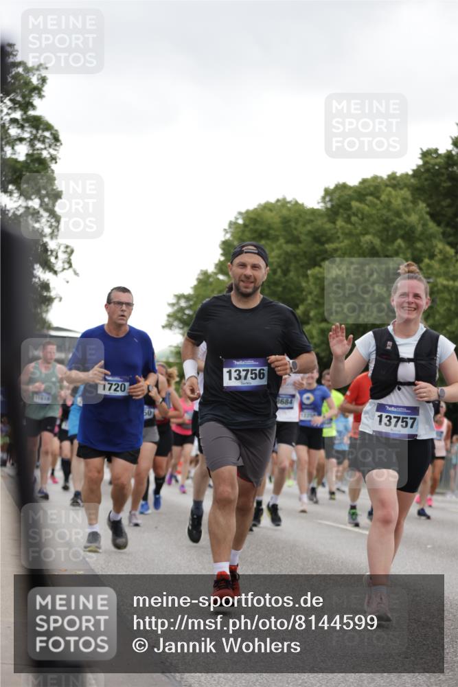 29.06.2025 - hella hamburg halbmarathon Jannik Wohlers http://msf.ph/oto/8144599 29.06.2025 10:46:31 Lombardsbrücke 1073, 1286, 1363, 1593, 1720, 1961, 1999, 2162, 2211, 2320, 2327, 2556, 2665, 2981, 3277, 3406, 3407, 3823, 4239, 4342, 5111, 5114, 5700, 5796, 5953, 6485, 6496, 6740, 7073, 7412, 7827, 8486, 8553, 8684, 8967, 9050, 9092, 9139, 9243, 9743, 9758, 9949, 10514, 10515, 10591, 11618, 12140, 12258, 12630, 13195, 13756, 13757, 13885, 14011, 14181, 14680, 14891, 15806, 17288, 17356, 18315, 18403, 18654, 18881, 18924, 18950 meine-sportfotos.de