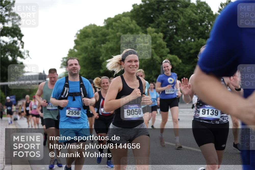 29.06.2025 - hella hamburg halbmarathon Jannik Wohlers http://msf.ph/oto/8144656 29.06.2025 10:46:36 Lombardsbrücke 1073, 1185, 1286, 1363, 1593, 1607, 1720, 1961, 2211, 2320, 2327, 2555, 2556, 2665, 2981, 3823, 4239, 4483, 5111, 5114, 5796, 5953, 6485, 6496, 6740, 7073, 7412, 8486, 8553, 8684, 8706, 8967, 9050, 9092, 9139, 9743, 9758, 9774, 9949, 10514, 10515, 11618, 11621, 12140, 12258, 12538, 12630, 13195, 13756, 13757, 13885, 14181, 14370, 14680, 14891, 15806, 15865, 16077, 16684, 16836, 17288, 17356, 18147, 18315, 18403, 18654, 18674, 18950 meine-sportfotos.de