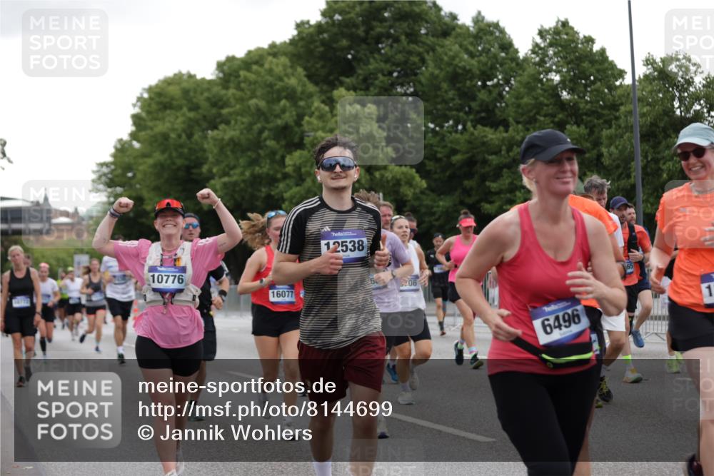29.06.2025 - hella hamburg halbmarathon Jannik Wohlers http://msf.ph/oto/8144699 29.06.2025 10:46:42 Lombardsbrücke 1073, 1185, 1286, 1593, 1607, 1961, 2211, 2327, 2537, 2555, 2556, 2665, 2981, 4184, 4239, 4483, 5111, 5114, 5796, 5953, 6485, 6496, 6879, 7073, 7430, 7431, 8131, 8486, 8684, 8706, 8967, 9050, 9139, 9557, 9758, 9774, 9949, 10514, 10903, 11618, 11621, 12258, 12538, 12630, 12989, 13172, 13430, 13431, 13819, 14370, 14680, 15806, 15865, 16077, 16684, 16836, 17015, 17288, 17356, 18147, 18403, 18654, 18674, 18753, 18950 meine-sportfotos.de