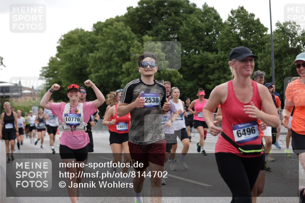 29.06.2025 - hella hamburg halbmarathon Jannik Wohlers http://msf.ph/oto/8144702 29.06.2025 10:46:42 Lombardsbrücke 1073, 1185, 1286, 1593, 1607, 1961, 2211, 2327, 2537, 2555, 2556, 2665, 2981, 4184, 4239, 4483, 5111, 5114, 5796, 5953, 6485, 6496, 6879, 7073, 7430, 7431, 8131, 8486, 8684, 8706, 8967, 9050, 9139, 9557, 9758, 9774, 9949, 10514, 10903, 11618, 11621, 12258, 12538, 12630, 12989, 13172, 13430, 13431, 13819, 14370, 14680, 15806, 15865, 16077, 16684, 16836, 17015, 17288, 17356, 18147, 18403, 18654, 18674, 18753, 18950 meine-sportfotos.de