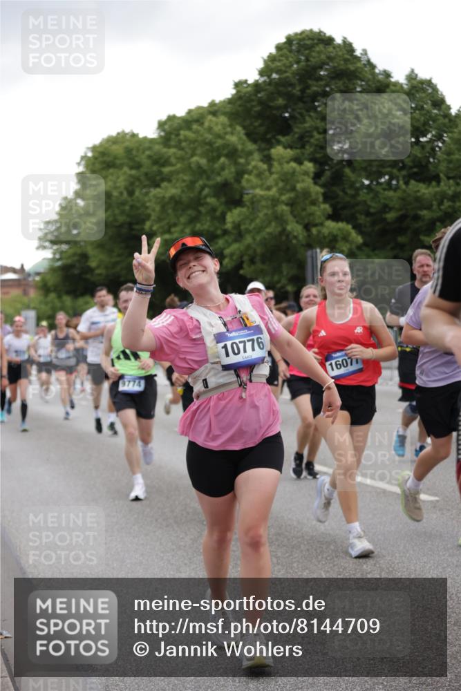 29.06.2025 - hella hamburg halbmarathon Jannik Wohlers http://msf.ph/oto/8144709 29.06.2025 10:46:43 Lombardsbrücke 1073, 1185, 1286, 1593, 1607, 1961, 2211, 2327, 2537, 2555, 2556, 2665, 2981, 4184, 4239, 4483, 5111, 5114, 5796, 5953, 6485, 6496, 6879, 7073, 7430, 7431, 8131, 8486, 8684, 8706, 8967, 9050, 9139, 9557, 9758, 9774, 9949, 10903, 11378, 11618, 11621, 12258, 12538, 12630, 12989, 13172, 13430, 13431, 13819, 14370, 14680, 15806, 15865, 16077, 16684, 16836, 17015, 17288, 17356, 18147, 18403, 18654, 18674, 18753 meine-sportfotos.de