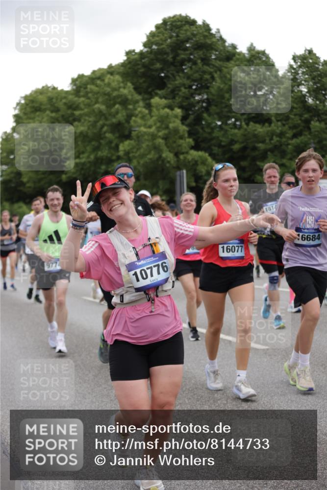 29.06.2025 - hella hamburg halbmarathon Jannik Wohlers http://msf.ph/oto/8144733 29.06.2025 10:46:43 Lombardsbrücke 1073, 1185, 1286, 1593, 1607, 1961, 2211, 2327, 2537, 2555, 2556, 2665, 2981, 4184, 4239, 4483, 5111, 5114, 5796, 5953, 6485, 6496, 6879, 7073, 7430, 7431, 8131, 8486, 8684, 8706, 8967, 9050, 9139, 9557, 9758, 9774, 9949, 10903, 11378, 11618, 11621, 12258, 12538, 12630, 12989, 13172, 13430, 13431, 13819, 14370, 14680, 15806, 15865, 16077, 16684, 16836, 17015, 17288, 17356, 18147, 18403, 18654, 18674, 18753 meine-sportfotos.de