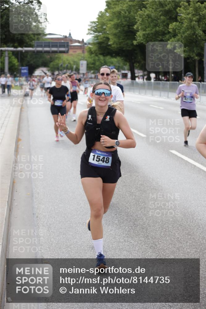29.06.2025 - hella hamburg halbmarathon Jannik Wohlers http://msf.ph/oto/8144735 29.06.2025 10:09:45 Lombardsbrücke 1548, 3921, 5511, 7042, 7081, 7333, 7636, 8219, 8890, 9366, 9434, 9674, 10036, 10943, 11027, 12567, 16445, 16872, 17148, 18196 meine-sportfotos.de