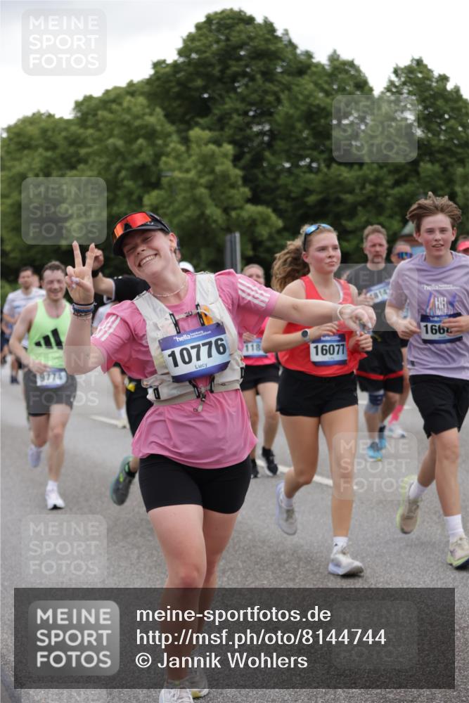 29.06.2025 - hella hamburg halbmarathon Jannik Wohlers http://msf.ph/oto/8144744 29.06.2025 10:46:43 Lombardsbrücke 1073, 1185, 1286, 1593, 1607, 1961, 2211, 2327, 2537, 2555, 2556, 2665, 2981, 4184, 4239, 4483, 5111, 5114, 5796, 5953, 6485, 6496, 6879, 7073, 7430, 7431, 8131, 8486, 8684, 8706, 8967, 9050, 9139, 9557, 9758, 9774, 9949, 10903, 11378, 11618, 11621, 12258, 12538, 12630, 12989, 13172, 13430, 13431, 13819, 14370, 14680, 15806, 15865, 16077, 16684, 16836, 17015, 17288, 17356, 18147, 18403, 18654, 18674, 18753 meine-sportfotos.de