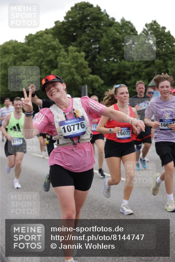 29.06.2025 - hella hamburg halbmarathon Jannik Wohlers http://msf.ph/oto/8144747 29.06.2025 10:46:43 Lombardsbrücke 1073, 1185, 1286, 1593, 1607, 1961, 2211, 2327, 2537, 2555, 2556, 2665, 2981, 4184, 4239, 4483, 5111, 5114, 5796, 5953, 6485, 6496, 6879, 7073, 7430, 7431, 8131, 8486, 8684, 8706, 8967, 9050, 9139, 9557, 9758, 9774, 9949, 10903, 11378, 11618, 11621, 12258, 12538, 12630, 12989, 13172, 13430, 13431, 13819, 14370, 14680, 15806, 15865, 16077, 16684, 16836, 17015, 17288, 17356, 18147, 18403, 18654, 18674, 18753 meine-sportfotos.de