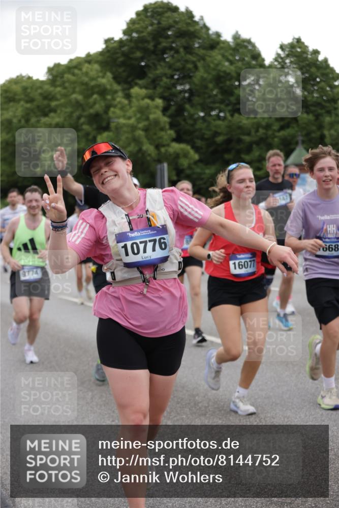 29.06.2025 - hella hamburg halbmarathon Jannik Wohlers http://msf.ph/oto/8144752 29.06.2025 10:46:43 Lombardsbrücke 1073, 1185, 1286, 1593, 1607, 1961, 2211, 2327, 2537, 2555, 2556, 2665, 2981, 4184, 4239, 4483, 5111, 5114, 5796, 5953, 6485, 6496, 6879, 7073, 7430, 7431, 8131, 8486, 8684, 8706, 8967, 9050, 9139, 9557, 9758, 9774, 9949, 10903, 11378, 11618, 11621, 12258, 12538, 12630, 12989, 13172, 13430, 13431, 13819, 14370, 14680, 15806, 15865, 16077, 16684, 16836, 17015, 17288, 17356, 18147, 18403, 18654, 18674, 18753 meine-sportfotos.de