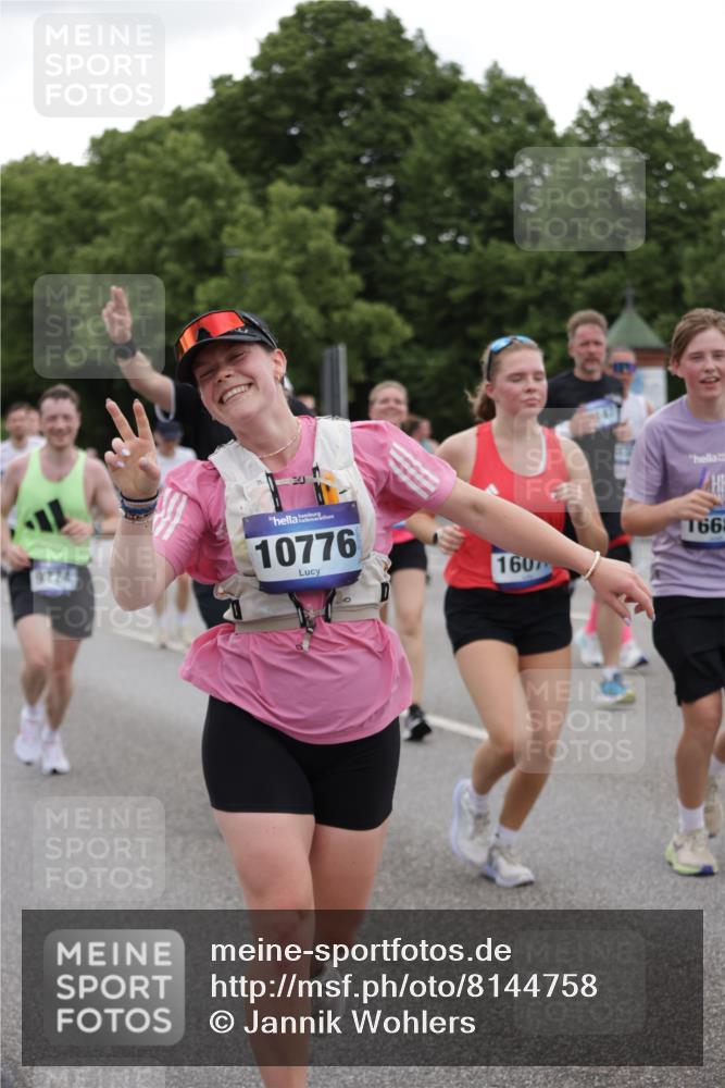 29.06.2025 - hella hamburg halbmarathon Jannik Wohlers http://msf.ph/oto/8144758 29.06.2025 10:46:43 Lombardsbrücke 1073, 1185, 1286, 1593, 1607, 1961, 2211, 2327, 2537, 2555, 2556, 2665, 2981, 4184, 4239, 4483, 5111, 5114, 5796, 5953, 6485, 6496, 6879, 7073, 7430, 7431, 8131, 8486, 8684, 8706, 8967, 9050, 9139, 9557, 9758, 9774, 9949, 10903, 11378, 11618, 11621, 12258, 12538, 12630, 12989, 13172, 13430, 13431, 13819, 14370, 14680, 15806, 15865, 16077, 16684, 16836, 17015, 17288, 17356, 18147, 18403, 18654, 18674, 18753 meine-sportfotos.de