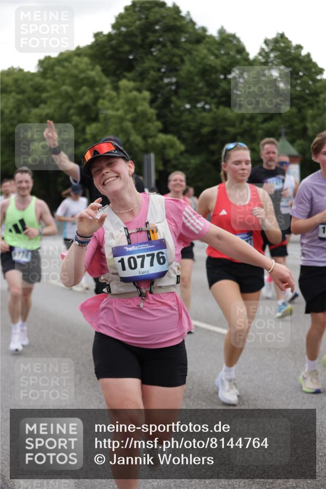 29.06.2025 - hella hamburg halbmarathon Jannik Wohlers http://msf.ph/oto/8144764 29.06.2025 10:46:43 Lombardsbrücke 1073, 1185, 1286, 1593, 1607, 1961, 2211, 2327, 2537, 2555, 2556, 2665, 2981, 4184, 4239, 4483, 5111, 5114, 5796, 5953, 6485, 6496, 6879, 7073, 7430, 7431, 8131, 8486, 8684, 8706, 8967, 9050, 9139, 9557, 9758, 9774, 9949, 10903, 11378, 11618, 11621, 12258, 12538, 12630, 12989, 13172, 13430, 13431, 13819, 14370, 14680, 15806, 15865, 16077, 16684, 16836, 17015, 17288, 17356, 18147, 18403, 18654, 18674, 18753 meine-sportfotos.de