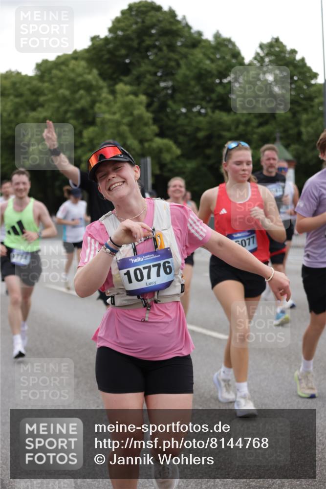 29.06.2025 - hella hamburg halbmarathon Jannik Wohlers http://msf.ph/oto/8144768 29.06.2025 10:46:43 Lombardsbrücke 1073, 1185, 1286, 1593, 1607, 1961, 2211, 2327, 2537, 2555, 2556, 2665, 2981, 4184, 4239, 4483, 5111, 5114, 5796, 5953, 6485, 6496, 6879, 7073, 7430, 7431, 8131, 8486, 8684, 8706, 8967, 9050, 9139, 9557, 9758, 9774, 9949, 10903, 11378, 11618, 11621, 12258, 12538, 12630, 12989, 13172, 13430, 13431, 13819, 14370, 14680, 15806, 15865, 16077, 16684, 16836, 17015, 17288, 17356, 18147, 18403, 18654, 18674, 18753 meine-sportfotos.de