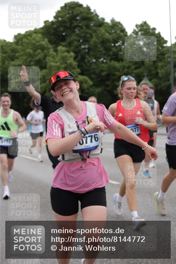 29.06.2025 - hella hamburg halbmarathon Jannik Wohlers http://msf.ph/oto/8144772 29.06.2025 10:46:43 Lombardsbrücke 1073, 1185, 1286, 1593, 1607, 1961, 2211, 2327, 2537, 2555, 2556, 2665, 2981, 4184, 4239, 4483, 5111, 5114, 5796, 5953, 6485, 6496, 6879, 7073, 7430, 7431, 8131, 8486, 8684, 8706, 8967, 9050, 9139, 9557, 9758, 9774, 9949, 10903, 11378, 11618, 11621, 12258, 12538, 12630, 12989, 13172, 13430, 13431, 13819, 14370, 14680, 15806, 15865, 16077, 16684, 16836, 17015, 17288, 17356, 18147, 18403, 18654, 18674, 18753 meine-sportfotos.de