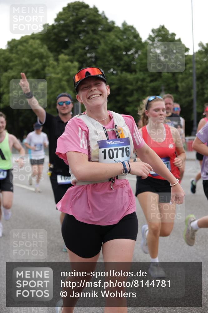 29.06.2025 - hella hamburg halbmarathon Jannik Wohlers http://msf.ph/oto/8144781 29.06.2025 10:46:44 Lombardsbrücke 1073, 1185, 1286, 1593, 1607, 1704, 1961, 2327, 2537, 2555, 2556, 2665, 4184, 4239, 4483, 5111, 5114, 5796, 5953, 6485, 6496, 6879, 7073, 7430, 7431, 8131, 8684, 8706, 8967, 9557, 9758, 9774, 9949, 10903, 11378, 11618, 11621, 12258, 12538, 12630, 12989, 13172, 13430, 13431, 13819, 14370, 14680, 15806, 15865, 16077, 16684, 16836, 17015, 17288, 17356, 18147, 18403, 18654, 18674, 18753 meine-sportfotos.de