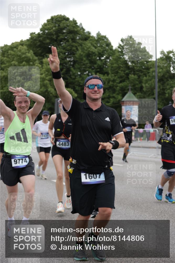 29.06.2025 - hella hamburg halbmarathon Jannik Wohlers http://msf.ph/oto/8144806 29.06.2025 10:46:44 Lombardsbrücke 1073, 1185, 1286, 1593, 1607, 1704, 1961, 2327, 2537, 2555, 2556, 2665, 4184, 4239, 4483, 5111, 5114, 5796, 5953, 6485, 6496, 6879, 7073, 7430, 7431, 8131, 8684, 8706, 8967, 9557, 9758, 9774, 9949, 10903, 11378, 11618, 11621, 12258, 12538, 12630, 12989, 13172, 13430, 13431, 13819, 14370, 14680, 15806, 15865, 16077, 16684, 16836, 17015, 17288, 17356, 18147, 18403, 18654, 18674, 18753 meine-sportfotos.de