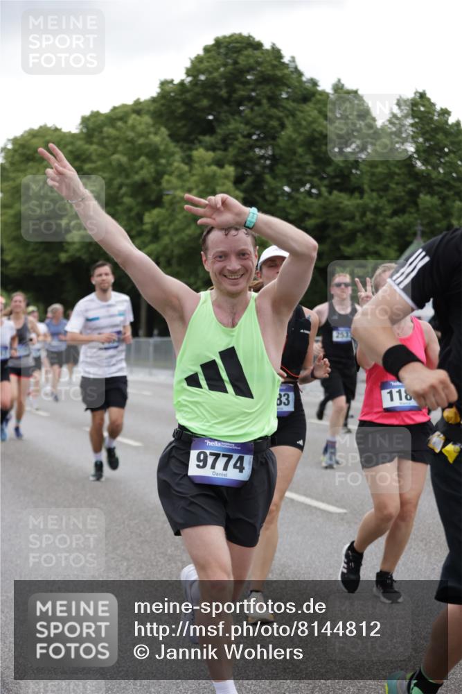 29.06.2025 - hella hamburg halbmarathon Jannik Wohlers http://msf.ph/oto/8144812 29.06.2025 10:46:45 Lombardsbrücke 1185, 1286, 1593, 1607, 1704, 1961, 2327, 2537, 2555, 2556, 2665, 4184, 4239, 4483, 5111, 5114, 5796, 6485, 6496, 6879, 7073, 7430, 7431, 8131, 8684, 8706, 8967, 9557, 9758, 9774, 9949, 10903, 11378, 11618, 11621, 12258, 12538, 12630, 12989, 13172, 13430, 13431, 13819, 14370, 14441, 15806, 15865, 16077, 16684, 16836, 17015, 17288, 17356, 18147, 18258, 18403, 18654, 18674, 18753 meine-sportfotos.de