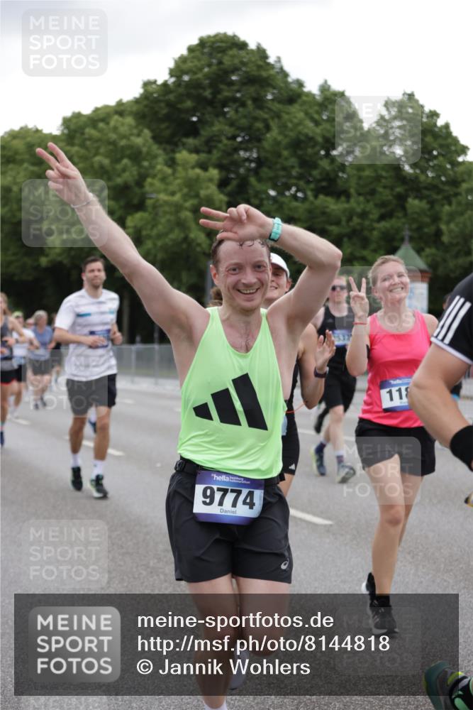 29.06.2025 - hella hamburg halbmarathon Jannik Wohlers http://msf.ph/oto/8144818 29.06.2025 10:46:45 Lombardsbrücke 1185, 1286, 1593, 1607, 1704, 1961, 2327, 2537, 2555, 2556, 2665, 4184, 4239, 4483, 5111, 5114, 5796, 6485, 6496, 6879, 7073, 7430, 7431, 8131, 8684, 8706, 8967, 9557, 9758, 9774, 9949, 10903, 11378, 11618, 11621, 12258, 12538, 12630, 12989, 13172, 13430, 13431, 13819, 14370, 14441, 15806, 15865, 16077, 16684, 16836, 17015, 17288, 17356, 18147, 18258, 18403, 18654, 18674, 18753 meine-sportfotos.de
