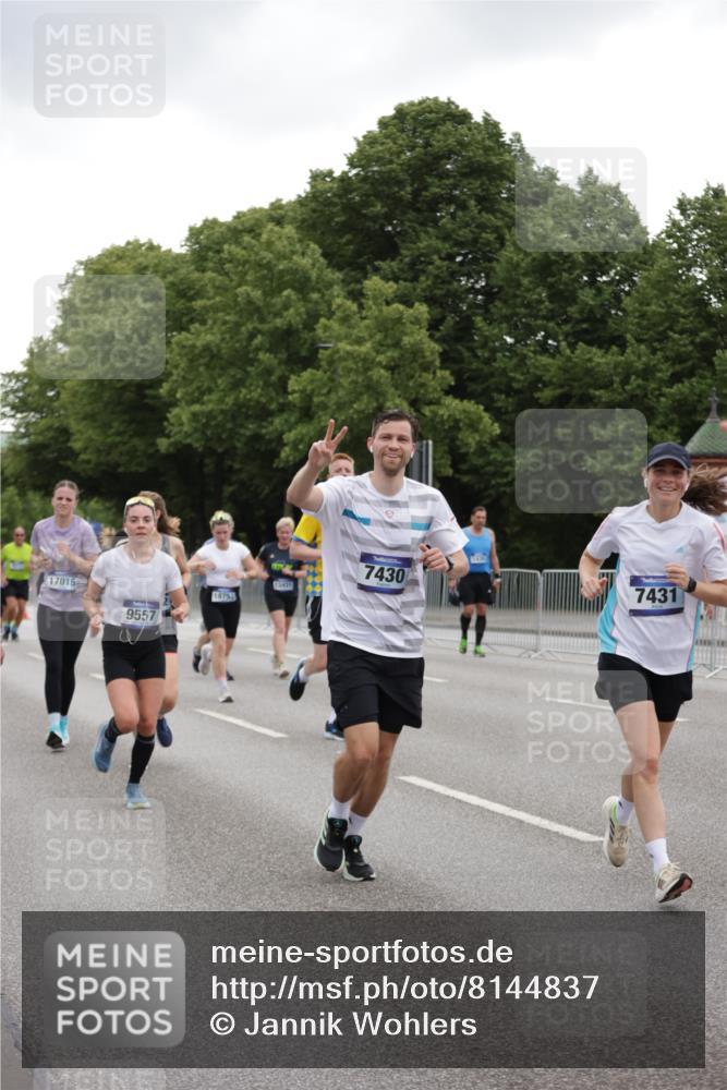29.06.2025 - hella hamburg halbmarathon Jannik Wohlers http://msf.ph/oto/8144837 29.06.2025 10:46:46 Lombardsbrücke 1185, 1463, 1593, 1607, 1704, 1961, 2327, 2537, 2555, 2556, 2665, 4184, 4239, 4483, 4806, 5111, 5114, 5796, 6485, 6496, 6879, 7073, 7430, 7431, 7631, 8105, 8131, 8684, 8706, 8967, 9273, 9557, 9758, 9774, 9949, 10903, 11378, 11618, 11621, 12258, 12538, 12630, 12989, 13172, 13430, 13431, 13819, 14370, 14441, 15806, 15865, 16077, 16684, 16836, 17015, 17288, 17356, 18147, 18258, 18403, 18654, 18674, 18753 meine-sportfotos.de