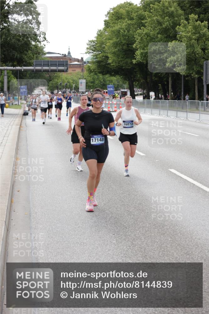 29.06.2025 - hella hamburg halbmarathon Jannik Wohlers http://msf.ph/oto/8144839 29.06.2025 10:09:48 Lombardsbrücke 1548, 3921, 5182, 5511, 7042, 7081, 7333, 7636, 8219, 8890, 9366, 9434, 10036, 10943, 11027, 13797, 16445, 16639, 16872, 17148, 18196 meine-sportfotos.de