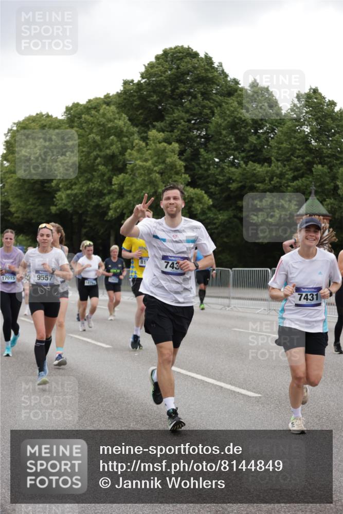 29.06.2025 - hella hamburg halbmarathon Jannik Wohlers http://msf.ph/oto/8144849 29.06.2025 10:46:46 Lombardsbrücke 1185, 1463, 1593, 1607, 1704, 1961, 2327, 2537, 2555, 2556, 2665, 4184, 4239, 4483, 4806, 5111, 5114, 5796, 6485, 6496, 6879, 7073, 7430, 7431, 7631, 8105, 8131, 8684, 8706, 8967, 9273, 9557, 9758, 9774, 9949, 10903, 11378, 11618, 11621, 12258, 12538, 12630, 12989, 13172, 13430, 13431, 13819, 14370, 14441, 15806, 15865, 16077, 16684, 16836, 17015, 17288, 17356, 18147, 18258, 18403, 18654, 18674, 18753 meine-sportfotos.de