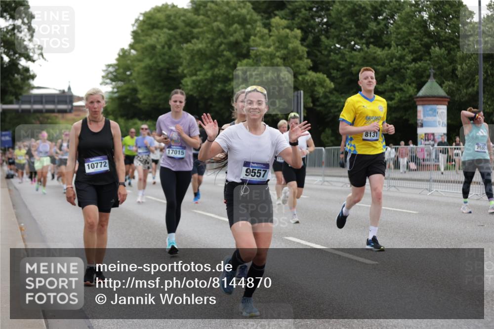 29.06.2025 - hella hamburg halbmarathon Jannik Wohlers http://msf.ph/oto/8144870 29.06.2025 10:46:47 Lombardsbrücke 1185, 1463, 1593, 1607, 1704, 1961, 2327, 2537, 2555, 2665, 4184, 4239, 4483, 4806, 4895, 5111, 5114, 6485, 6496, 6879, 7073, 7430, 7431, 7630, 7631, 8105, 8131, 8706, 8915, 8967, 9273, 9557, 9758, 9774, 9949, 10903, 11378, 11618, 11621, 12538, 12630, 12989, 13172, 13430, 13431, 13819, 14370, 14441, 15806, 15865, 16077, 16684, 16836, 17015, 17288, 17356, 18147, 18258, 18403, 18654, 18674, 18753, 18781 meine-sportfotos.de