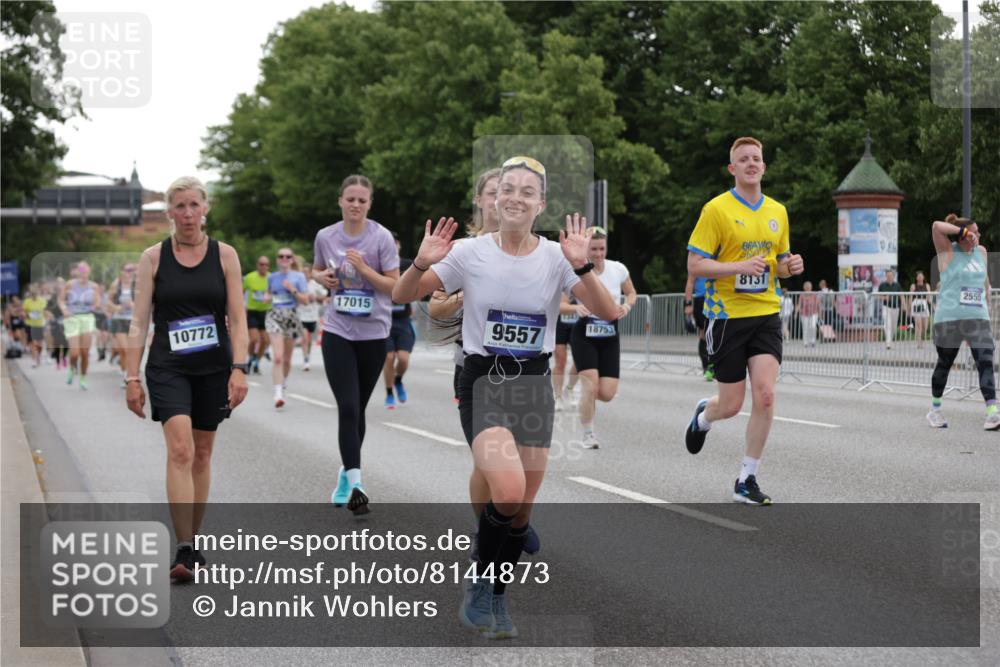 29.06.2025 - hella hamburg halbmarathon Jannik Wohlers http://msf.ph/oto/8144873 29.06.2025 10:46:47 Lombardsbrücke 1185, 1463, 1593, 1607, 1704, 1961, 2327, 2537, 2555, 2665, 4184, 4239, 4483, 4806, 4895, 5111, 5114, 6485, 6496, 6879, 7073, 7430, 7431, 7630, 7631, 8105, 8131, 8706, 8915, 8967, 9273, 9557, 9758, 9774, 9949, 10903, 11378, 11618, 11621, 12538, 12630, 12989, 13172, 13430, 13431, 13819, 14370, 14441, 15806, 15865, 16077, 16684, 16836, 17015, 17288, 17356, 18147, 18258, 18403, 18654, 18674, 18753, 18781 meine-sportfotos.de