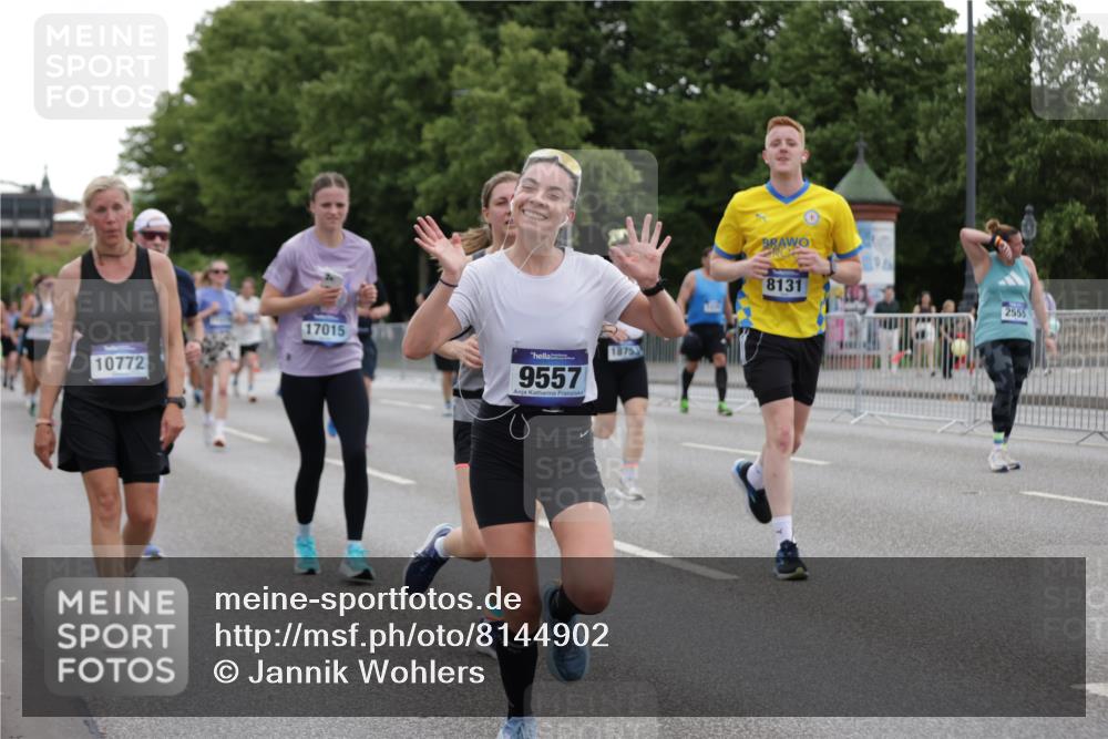 29.06.2025 - hella hamburg halbmarathon Jannik Wohlers http://msf.ph/oto/8144902 29.06.2025 10:46:48 Lombardsbrücke 1185, 1463, 1523, 1593, 1607, 1704, 1961, 2327, 2537, 2555, 2665, 4184, 4239, 4483, 4806, 4895, 6485, 6496, 6879, 7073, 7430, 7431, 7630, 7631, 8105, 8131, 8706, 8915, 8967, 9018, 9273, 9557, 9774, 9949, 10903, 11378, 11621, 12538, 12630, 12989, 13172, 13349, 13430, 13431, 13819, 14370, 14441, 15806, 15865, 16077, 16337, 16684, 16836, 17015, 17356, 18147, 18258, 18403, 18654, 18674, 18753, 18781 meine-sportfotos.de