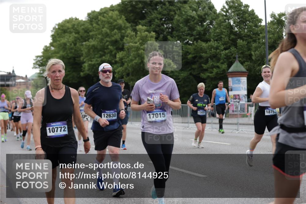29.06.2025 - hella hamburg halbmarathon Jannik Wohlers http://msf.ph/oto/8144925 29.06.2025 10:46:49 Lombardsbrücke 1185, 1463, 1523, 1593, 1607, 1704, 1961, 2327, 2537, 2555, 4184, 4239, 4325, 4483, 4806, 4895, 6485, 6496, 6879, 6995, 7073, 7430, 7431, 7630, 7631, 8105, 8131, 8706, 8915, 8953, 8967, 9018, 9273, 9557, 9774, 9949, 10903, 11378, 11621, 12538, 12630, 12989, 13172, 13349, 13430, 13431, 13819, 14370, 14441, 15806, 15865, 16077, 16337, 16552, 16684, 16836, 17015, 17356, 18147, 18258, 18654, 18674, 18753, 18781 meine-sportfotos.de