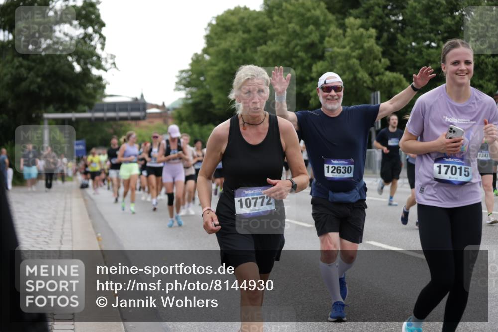 29.06.2025 - hella hamburg halbmarathon Jannik Wohlers http://msf.ph/oto/8144930 29.06.2025 10:46:50 Lombardsbrücke 1185, 1463, 1523, 1593, 1607, 1704, 1961, 2537, 2555, 4184, 4239, 4325, 4483, 4806, 4895, 6485, 6879, 6995, 7073, 7430, 7431, 7630, 7631, 8105, 8131, 8706, 8915, 8953, 8967, 9018, 9273, 9557, 9774, 10903, 11378, 11621, 12538, 12630, 12989, 13172, 13349, 13430, 13431, 13806, 13819, 14370, 14441, 15865, 16077, 16337, 16552, 16684, 16836, 17015, 17356, 17514, 18147, 18258, 18654, 18674, 18753, 18781 meine-sportfotos.de