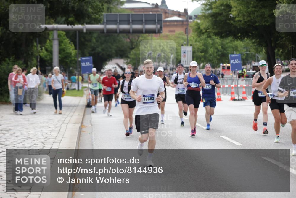 29.06.2025 - hella hamburg halbmarathon Jannik Wohlers http://msf.ph/oto/8144936 29.06.2025 10:09:52 Lombardsbrücke 1548, 1573, 3921, 5182, 5511, 7042, 7081, 7333, 7636, 8219, 8890, 9366, 9434, 9816, 10036, 10943, 11027, 11180, 13797, 14822, 15409, 16445, 16639, 16872, 17148, 17730, 18196, 19023 meine-sportfotos.de