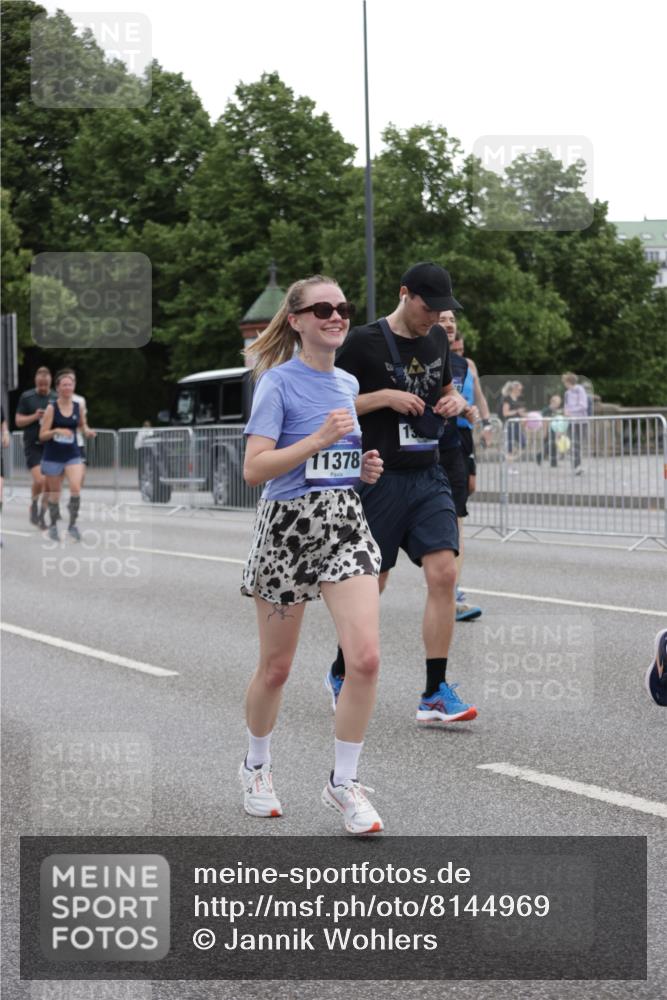 29.06.2025 - hella hamburg halbmarathon Jannik Wohlers http://msf.ph/oto/8144969 29.06.2025 10:46:53 Lombardsbrücke 1185, 1463, 1523, 1607, 1704, 2148, 2537, 2555, 2994, 4184, 4325, 4483, 4806, 4895, 5895, 6255, 6256, 6879, 6995, 7430, 7431, 7630, 7631, 8105, 8131, 8706, 8915, 8953, 9018, 9273, 9557, 9774, 10075, 10903, 11276, 11378, 11621, 12538, 12989, 13172, 13349, 13430, 13431, 13806, 13819, 13830, 13898, 14370, 14441, 14516, 15865, 16077, 16337, 16552, 16684, 16836, 17015, 17122, 17514, 18147, 18258, 18674, 18753, 18781, 18852, 18858 meine-sportfotos.de