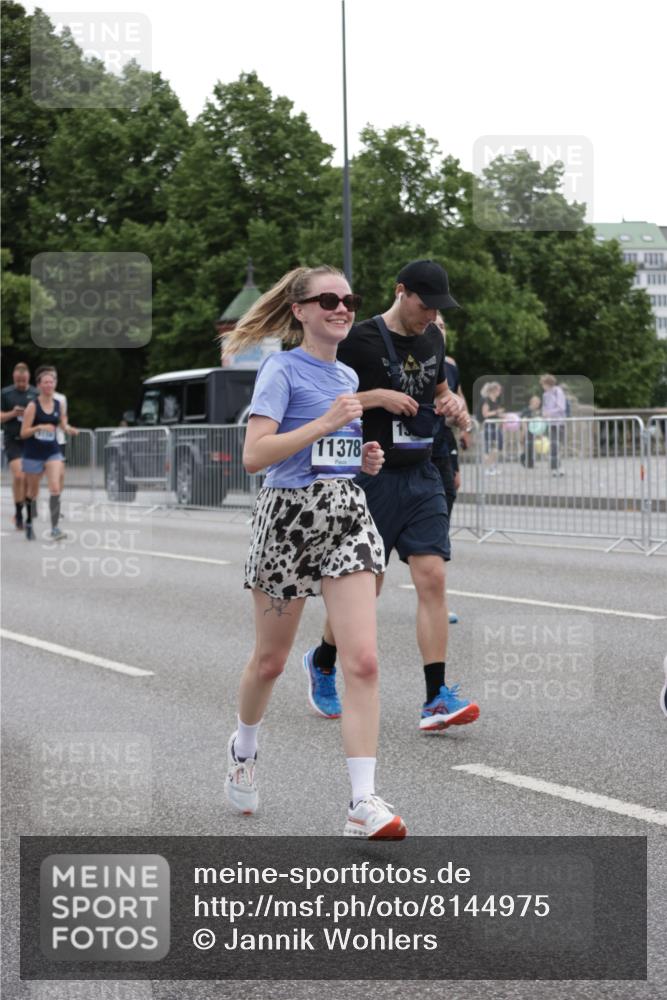 29.06.2025 - hella hamburg halbmarathon Jannik Wohlers http://msf.ph/oto/8144975 29.06.2025 10:46:53 Lombardsbrücke 1185, 1463, 1523, 1607, 1704, 2148, 2537, 2555, 2994, 4184, 4325, 4483, 4806, 4895, 5895, 6255, 6256, 6879, 6995, 7430, 7431, 7630, 7631, 8105, 8131, 8706, 8915, 8953, 9018, 9273, 9557, 9774, 10075, 10903, 11276, 11378, 11621, 12538, 12989, 13172, 13349, 13430, 13431, 13806, 13819, 13830, 13898, 14370, 14441, 14516, 15865, 16077, 16337, 16552, 16684, 16836, 17015, 17122, 17514, 18147, 18258, 18674, 18753, 18781, 18852, 18858 meine-sportfotos.de