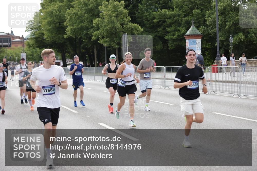 29.06.2025 - hella hamburg halbmarathon Jannik Wohlers http://msf.ph/oto/8144976 29.06.2025 10:09:55 Lombardsbrücke 1548, 1573, 3921, 5182, 5440, 5511, 7042, 7333, 7636, 8219, 8890, 9366, 9816, 11027, 11180, 13797, 14822, 15409, 16445, 16639, 16872, 17148, 17730, 18196, 19023 meine-sportfotos.de