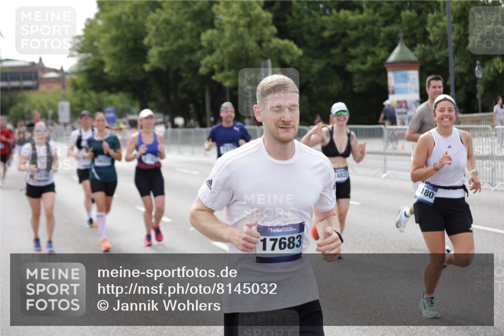29.06.2025 - hella hamburg halbmarathon Jannik Wohlers http://msf.ph/oto/8145032 29.06.2025 10:09:57 Lombardsbrücke 1573, 5182, 5440, 7042, 7333, 7636, 7685, 8219, 8890, 9816, 11180, 12008, 13797, 14679, 14822, 15409, 16166, 16639, 16872, 17148, 17730, 19023 meine-sportfotos.de