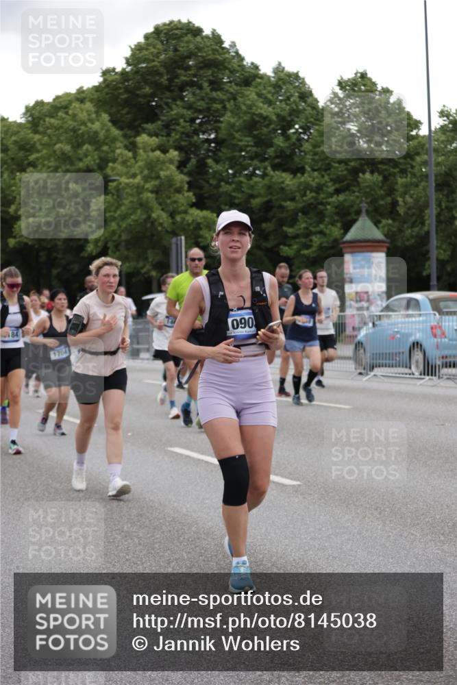 29.06.2025 - hella hamburg halbmarathon Jannik Wohlers http://msf.ph/oto/8145038 29.06.2025 10:46:54 Lombardsbrücke 1463, 1523, 1607, 1704, 2148, 2537, 2555, 2994, 4184, 4325, 4483, 4806, 4895, 4974, 4975, 5895, 6255, 6256, 6879, 6995, 7430, 7431, 7630, 7631, 8105, 8131, 8706, 8915, 8953, 9018, 9273, 9557, 9774, 9969, 9972, 10075, 10903, 11276, 11378, 11621, 12989, 13172, 13349, 13430, 13431, 13806, 13819, 13830, 13898, 14370, 14441, 14516, 14517, 15413, 15865, 16337, 16552, 16836, 17015, 17122, 17514, 18147, 18258, 18674, 18753, 18781, 18852, 18858 meine-sportfotos.de