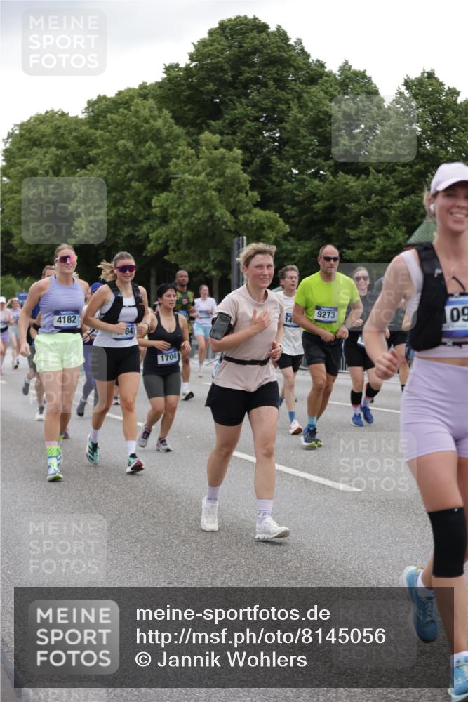 29.06.2025 - hella hamburg halbmarathon Jannik Wohlers http://msf.ph/oto/8145056 29.06.2025 10:46:55 Lombardsbrücke 1463, 1523, 1704, 2148, 2407, 2537, 2994, 4184, 4325, 4483, 4806, 4895, 4974, 4975, 5895, 6255, 6256, 6879, 6995, 7403, 7430, 7431, 7630, 7631, 8105, 8131, 8706, 8915, 8953, 9018, 9273, 9557, 9774, 9969, 9972, 10075, 10903, 11276, 11378, 11621, 12989, 13172, 13349, 13430, 13431, 13806, 13819, 13830, 13898, 14441, 14516, 14517, 15413, 15865, 16337, 16552, 17015, 17122, 17514, 18258, 18674, 18753, 18781, 18852, 18858 meine-sportfotos.de