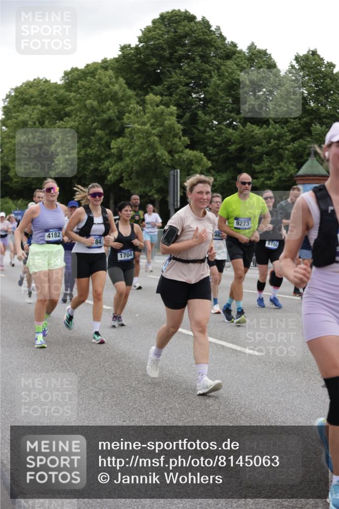 29.06.2025 - hella hamburg halbmarathon Jannik Wohlers http://msf.ph/oto/8145063 29.06.2025 10:46:55 Lombardsbrücke 1463, 1523, 1704, 2148, 2407, 2537, 2994, 4184, 4325, 4483, 4806, 4895, 4974, 4975, 5895, 6255, 6256, 6879, 6995, 7403, 7430, 7431, 7630, 7631, 8105, 8131, 8706, 8915, 8953, 9018, 9273, 9557, 9774, 9969, 9972, 10075, 10903, 11276, 11378, 11621, 12989, 13172, 13349, 13430, 13431, 13806, 13819, 13830, 13898, 14441, 14516, 14517, 15413, 15865, 16337, 16552, 17015, 17122, 17514, 18258, 18674, 18753, 18781, 18852, 18858 meine-sportfotos.de