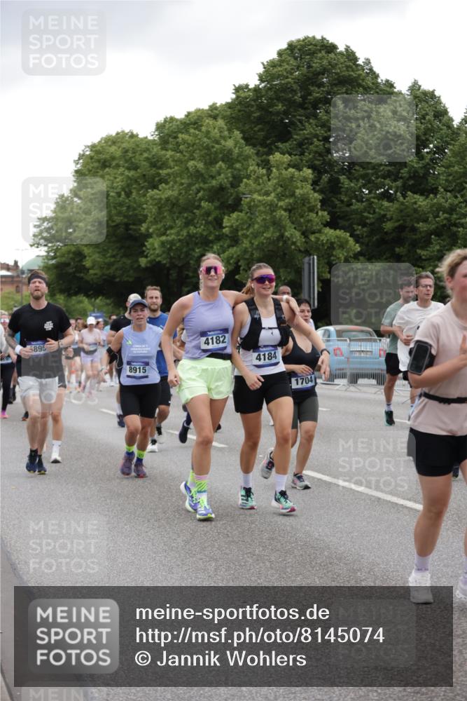 29.06.2025 - hella hamburg halbmarathon Jannik Wohlers http://msf.ph/oto/8145074 29.06.2025 10:46:55 Lombardsbrücke 1463, 1523, 1704, 2148, 2407, 2537, 2994, 4184, 4325, 4483, 4806, 4895, 4974, 4975, 5895, 6255, 6256, 6879, 6995, 7403, 7430, 7431, 7630, 7631, 8105, 8131, 8706, 8915, 8953, 9018, 9273, 9557, 9774, 9969, 9972, 10075, 10903, 11276, 11378, 11621, 12989, 13172, 13349, 13430, 13431, 13806, 13819, 13830, 13898, 14441, 14516, 14517, 15413, 15865, 16337, 16552, 17015, 17122, 17514, 18258, 18674, 18753, 18781, 18852, 18858 meine-sportfotos.de