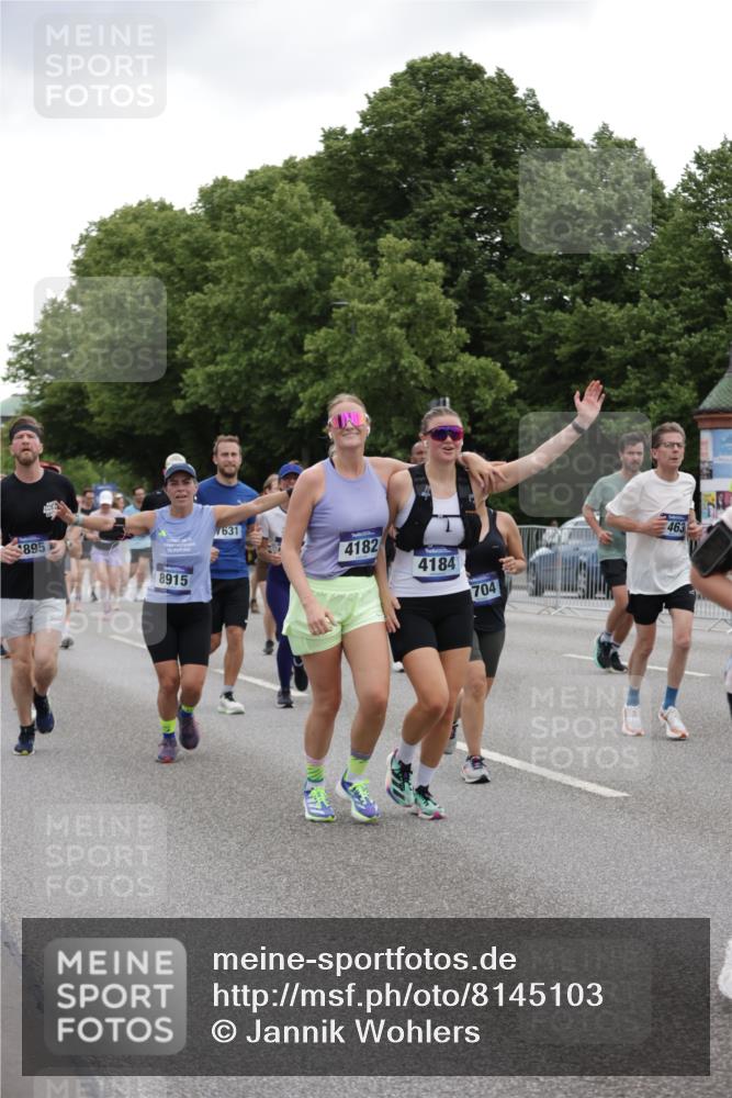 29.06.2025 - hella hamburg halbmarathon Jannik Wohlers http://msf.ph/oto/8145103 29.06.2025 10:46:56 Lombardsbrücke 1463, 1523, 1704, 2148, 2407, 2537, 2994, 3339, 4184, 4325, 4483, 4806, 4895, 4974, 4975, 5895, 6255, 6256, 6879, 6995, 7403, 7430, 7431, 7630, 7631, 8105, 8131, 8706, 8915, 8953, 9018, 9273, 9557, 9774, 9969, 9972, 10075, 10206, 10903, 11276, 11378, 12989, 13172, 13349, 13430, 13431, 13806, 13819, 13830, 13898, 14441, 14516, 14517, 15413, 16337, 16552, 17015, 17122, 17514, 18258, 18415, 18753, 18781, 18852, 18858 meine-sportfotos.de